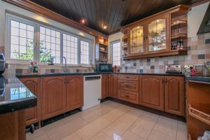 GUTTERIDGE HALL LANE- click for photo gallery